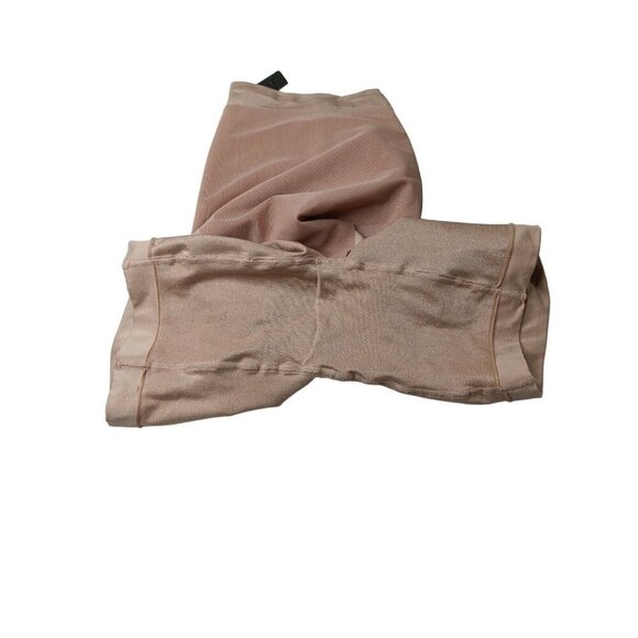 New with Tags Skims High Waist Bonded Shorts SZ M in Clay - Picture 5 of 7